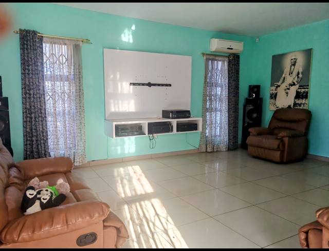 5 BEDROOM HOUSE FOR SALE IN ESCOMBE